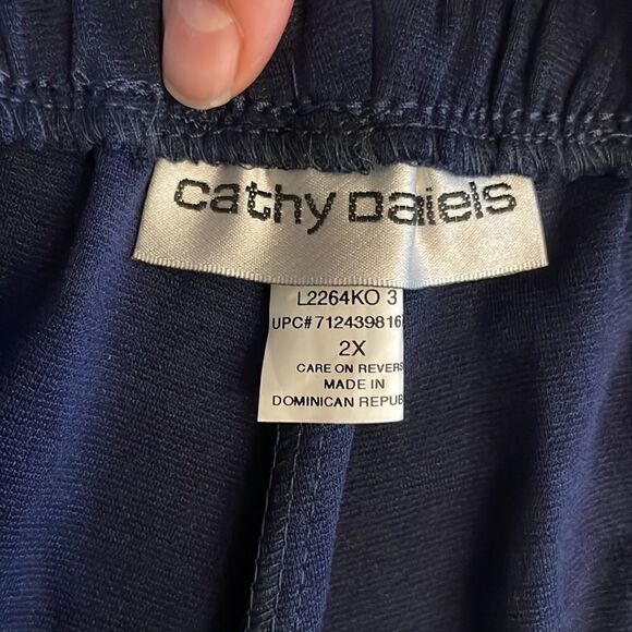 C. D. DANIELS PULL ON BLUE SHORT PANTS.  NEW WITH TAGS - Picture 8 of 10